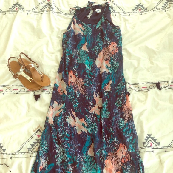 Old Navy Dresses & Skirts - Old Navy Floral/tropical print maxi dress-M